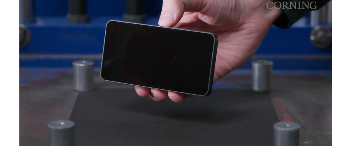 Galaxy S26 Ultra вийде зі склом Gorilla Glas, яке не б'ється
