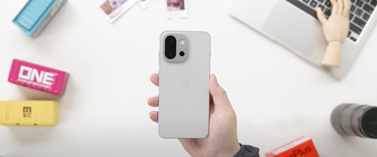 Компактний OnePlus 15s отримає топовий процесор і батарею на 7000 мАг
